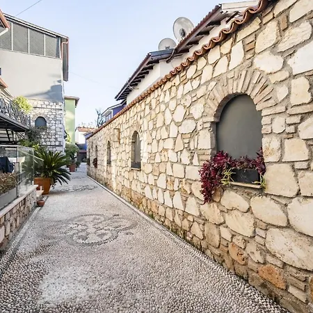 Marvelous Studio Flat Near Hadrians Gate Apartment